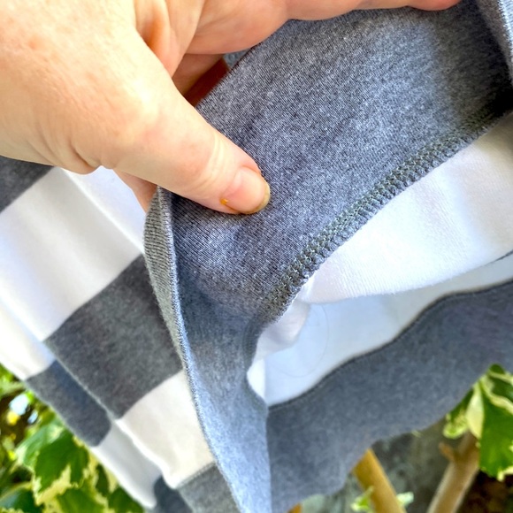 GAP THE BOWERY SUPER SOFT GRAY WHITE STRIPED LONG SLEEVED TEE SHIRT Size… - Picture 3 of 10